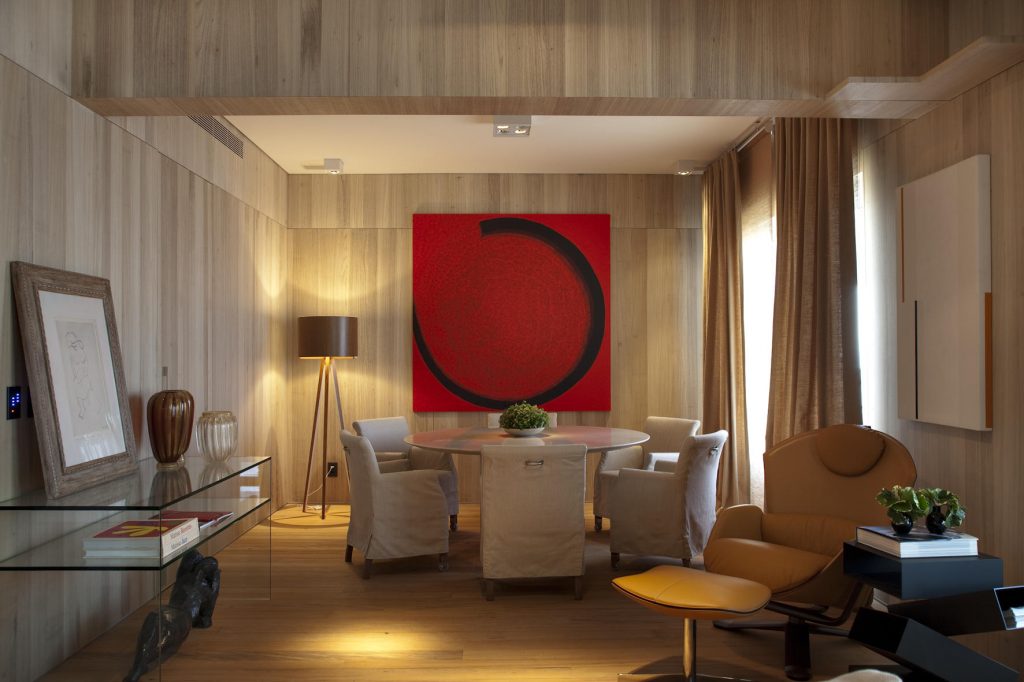 Materiais de alto padrão: laca e lâmina natural