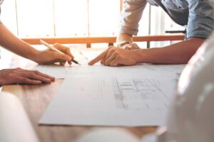 Como funciona um projeto personalizado? Desafios e benefícios